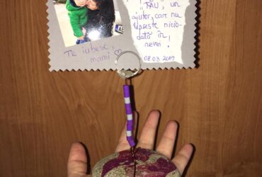 Felicitare cu poza de 8 Martie, suport din piatră
