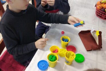 Staulul şi familia sfântă - modelaj din plastilină